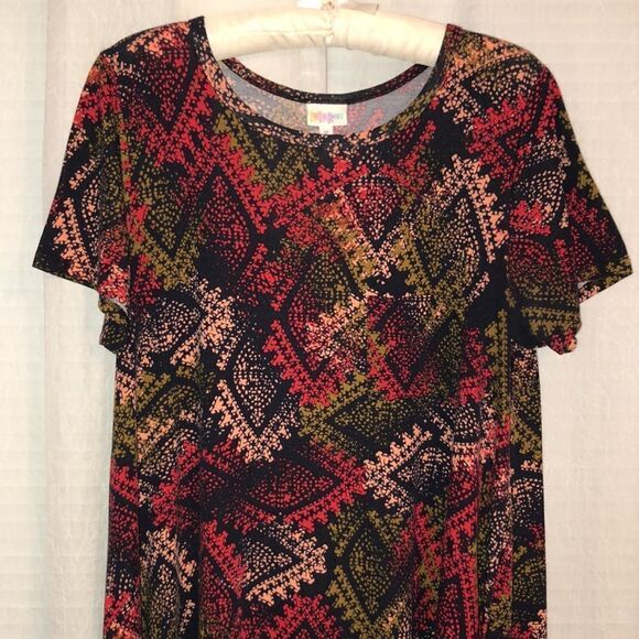 LuLaRoe Carly M Black Red Green Nude Short Sleeve High Low Dress - Picture 3 of 14